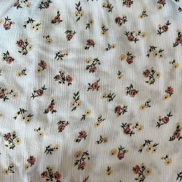 Hollister Floral Top Size S - Juniors - Picture 2 of 8